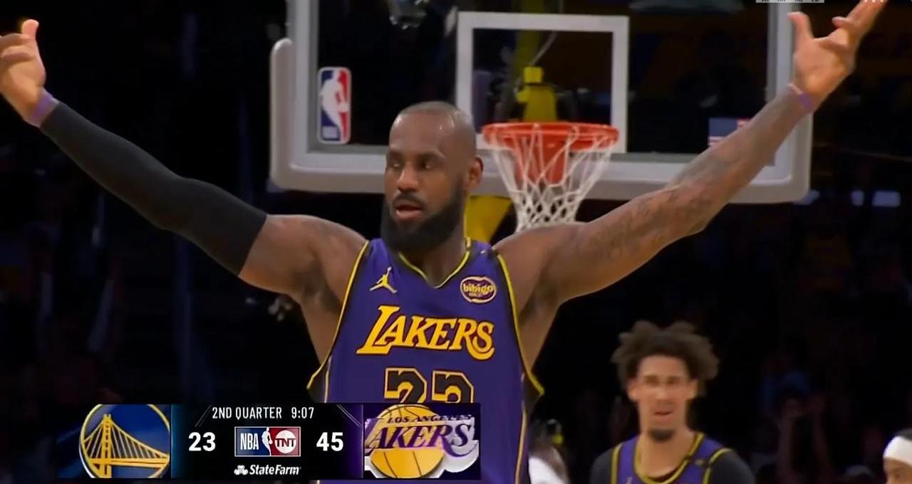 湖人不断突破！，库里连续二十场比赛得分超过夺冠观众掌声雷动的简单介绍-九游云游戏网页版